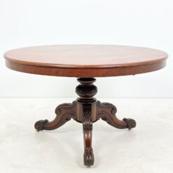 Senovinis apvalus raudonmedžio valgomojo stalas su ratukais 125x125x76 cm