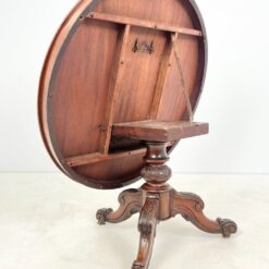 Senovinis apvalus raudonmedžio valgomojo stalas su ratukais 125x125x76 cm