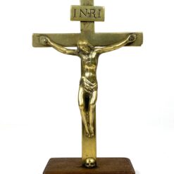 Pastatomas žalvarinis kryžius ant ąžuolinio postamento 8x16x28 cm