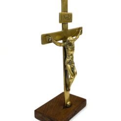 Pastatomas žalvarinis kryžius ant ąžuolinio postamento 8x16x28 cm