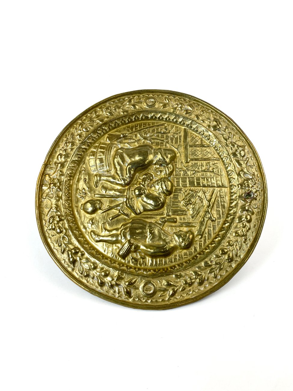 DR0336-interjero-ir-apdailos-detales-4 Žalvarinis bareljefas su smuklės scena 1,5x31x31 cm