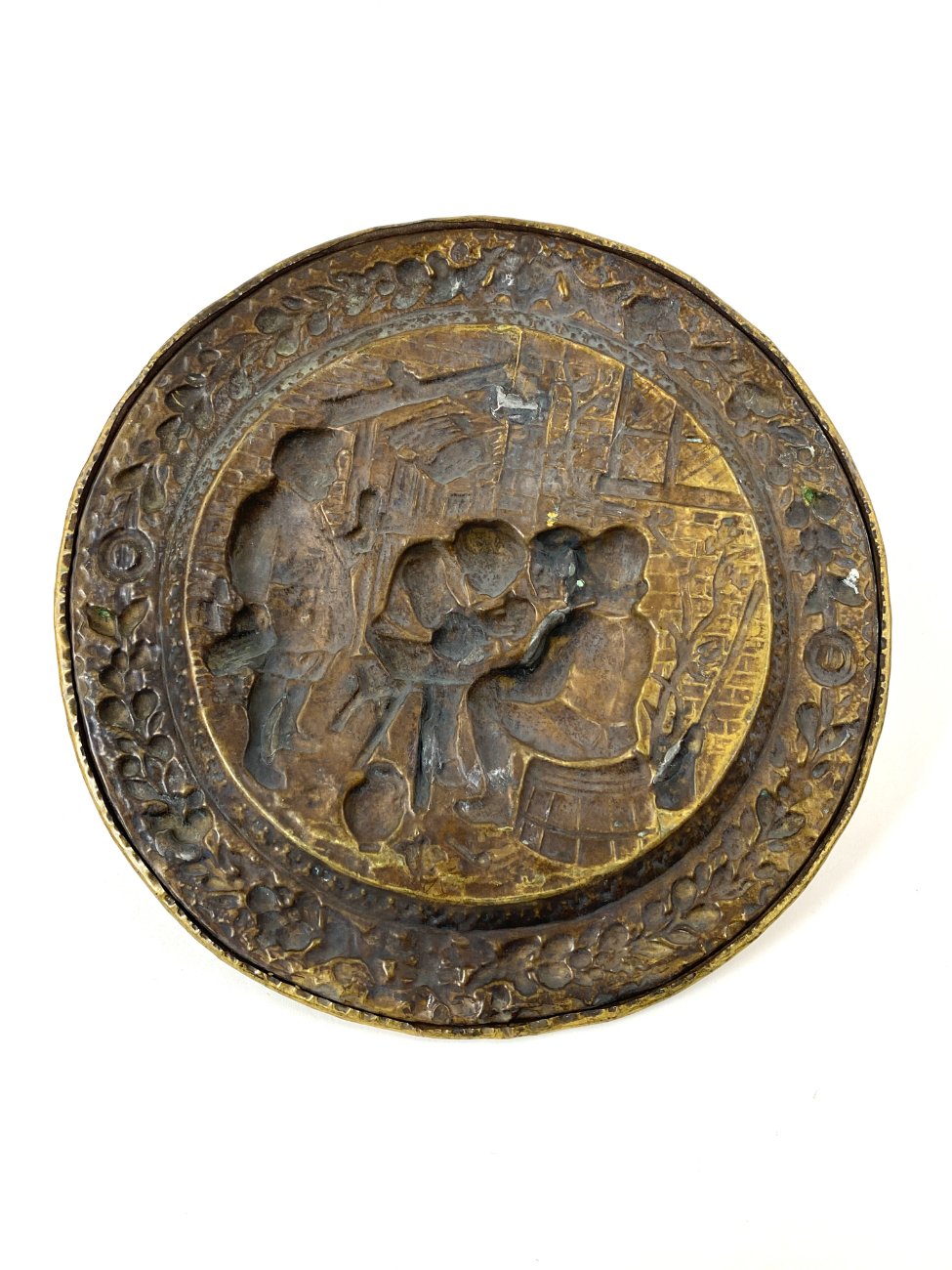 DR0336-interjero-ir-apdailos-detales-5 Žalvarinis bareljefas su smuklės scena 1,5x31x31 cm