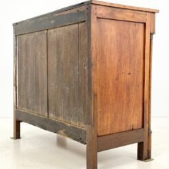 Riešutmedžio dviejų durų ir vieno stalčiaus komoda 57x118x103 cm