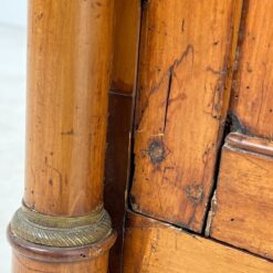 Riešutmedžio dviejų durų ir vieno stalčiaus komoda 57x118x103 cm