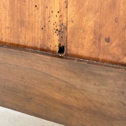 Riešutmedžio dviejų durų ir vieno stalčiaus komoda 57x118x103 cm