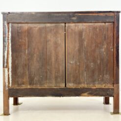 Riešutmedžio dviejų durų ir vieno stalčiaus komoda 57x118x103 cm