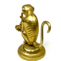 Žalvarinė beždžionės su gėle burnoje statulėlė 8,5×4,5×7,5 cm