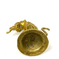 Žalvarinė beždžionės su gėle burnoje statulėlė 8,5×4,5×7,5 cm