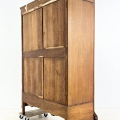 Barokinio stiliaus ąžuolinė rūbų spinta 60x150x241 cm