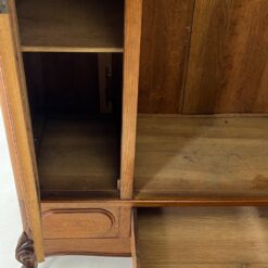 Barokinio stiliaus ąžuolinė rūbų spinta 60x150x241 cm