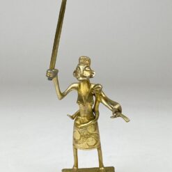 Žalvarinė moters su vaiku ir durklu statulėlė 5,5x7x17,5 cm