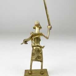 Žalvarinė moters su vaiku ir durklu statulėlė 5,5x7x17,5 cm