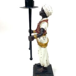 Blackamoor stiliaus dviejų šakų žvakidė iš polirezino ir metalo 8×15,5×27 cm