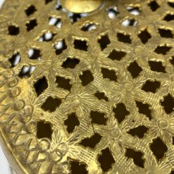 Indiška žalvarinė ažūrinė apvalios formos dėžutė 13,5×13,5×10,5 cm