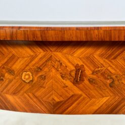 Riešutmedžio lukšto rašomasis stalas odiniu stalviršiumi 72,5x143x79 cm