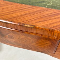 Riešutmedžio lukšto rašomasis stalas odiniu stalviršiumi 72,5x143x79 cm