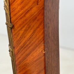 Riešutmedžio lukšto rašomasis stalas odiniu stalviršiumi 72,5x143x79 cm