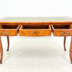 Riešutmedžio lukšto rašomasis stalas odiniu stalviršiumi 72,5x143x79 cm