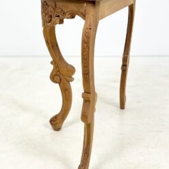 Barokinio stiliaus drožinėta medžio masyvo konsolė 42x95x76 cm