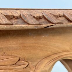 Barokinio stiliaus drožinėta medžio masyvo konsolė 42x95x76 cm