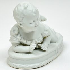 Porcelianinė kūdikio statula 8x17x10,5 cm