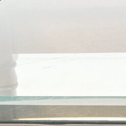 Riešutmedžio staliukas stikliniu stalviršiumi ir ratano lentynėle 53x69x53 cm