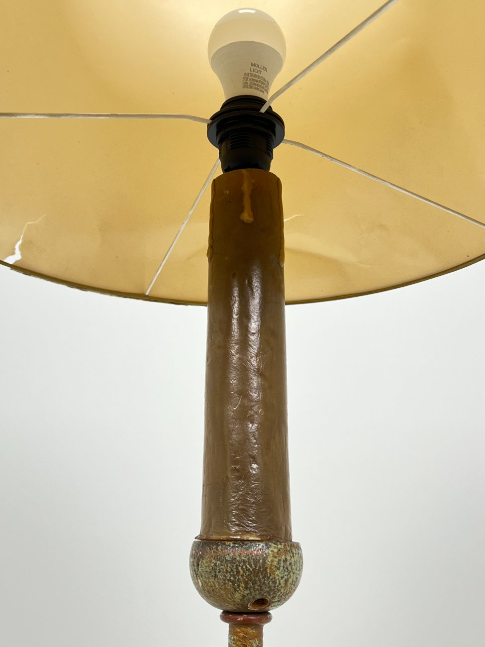 DR0374-pastatomi-sviestuvai-4 Pastatomas metalinis toršeras popieriniu gaubtu 50,5×50,5×141 cm