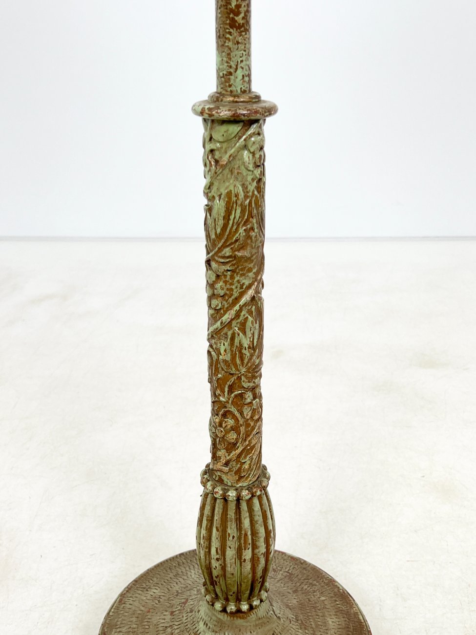 DR0374-pastatomi-sviestuvai-5 Pastatomas metalinis toršeras popieriniu gaubtu 50,5×50,5×141 cm