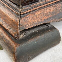 Senovinis ąžuolinis augalų motyvais drožinėtas dviejų dalių bufetas 53x152x242 cm