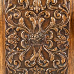 Senovinis ąžuolinis augalų motyvais drožinėtas dviejų dalių bufetas 53x152x242 cm