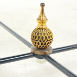 Metalinis staliukas tamsinto stiklo veidrodiniu stalviršiumi 63x63x48,5 cm