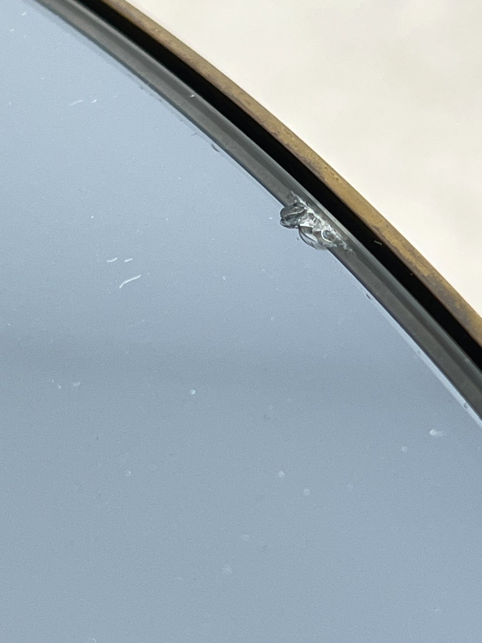 DR0376-stalai-9 Metalinis staliukas tamsinto stiklo veidrodiniu stalviršiumi 63x63x48,5 cm