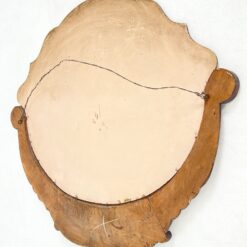 Pakabinamas veidrodis gėlių motyvais drožinėtame riešutmedžio rėme 4x88x77 cm