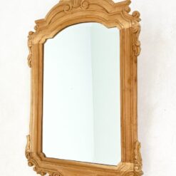 Pakabinamas veidrodis mediniame drožinėtame rėme 3×69,5×106,5 cm