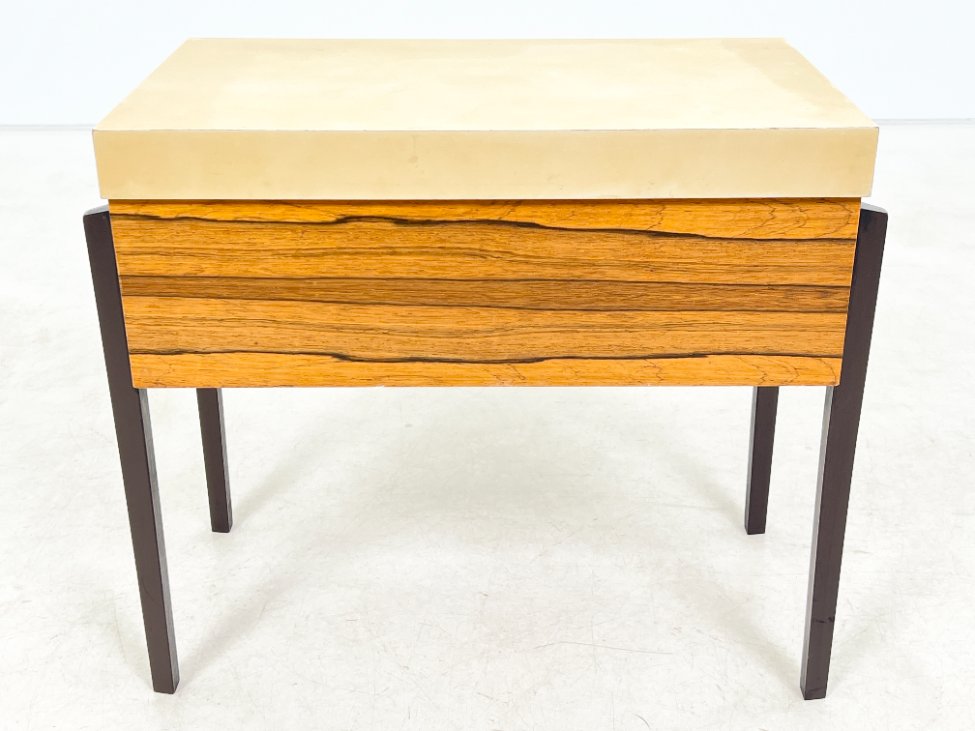 DR0381-stalai-2 Vintažinis siuvėjo staliukas 32,5×58,5×50 cm