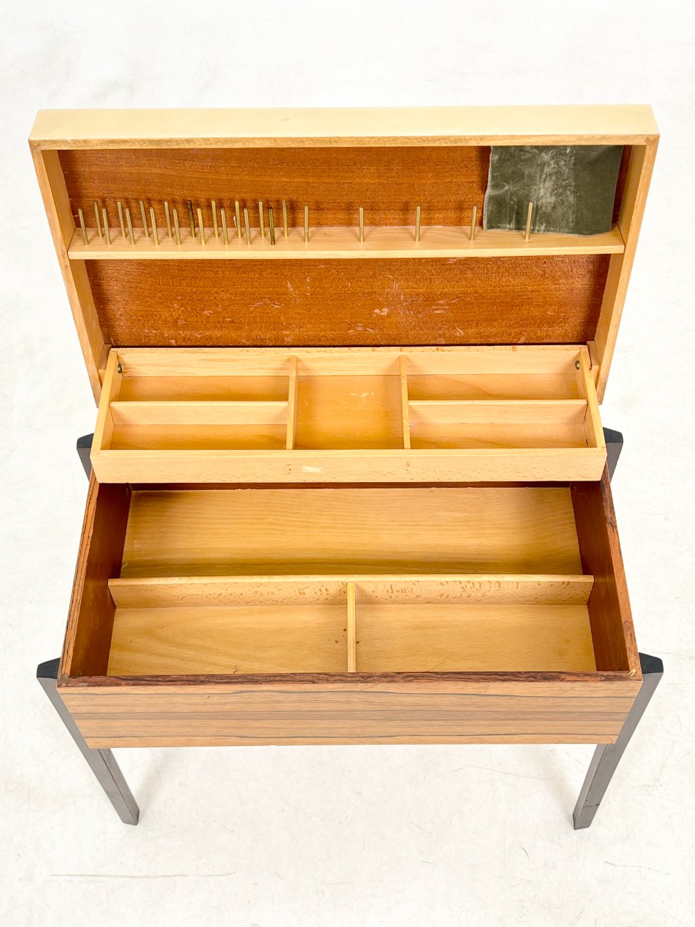 DR0381-stalai-6 Vintažinis siuvėjo staliukas 32,5×58,5×50 cm