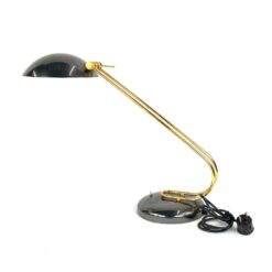 Vintažinis metalinis stalinis šviestuvas reguliuojamo kampo gaubtu 58×22,5×47 cm