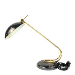 Vintažinis metalinis stalinis šviestuvas reguliuojamo kampo gaubtu 58×22,5×47 cm