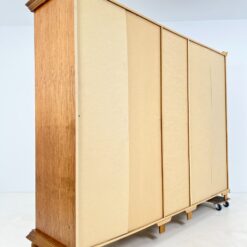 Ąžuolinė penkių durų rūbų spinta su veidrodžiu 65x262x205,5 cm