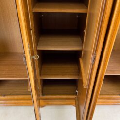 Ąžuolinė penkių durų rūbų spinta su veidrodžiu 65x262x205,5 cm