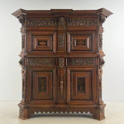 Ąžuolinė drožinėta XIX a. pr. komoda 82x194x197 cm