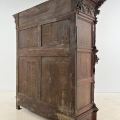 Ąžuolinė drožinėta XIX a. pr. komoda 82x194x197 cm