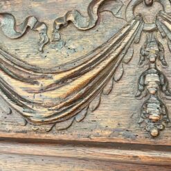 Ąžuolinė drožinėta XIX a. pr. komoda 82x194x197 cm