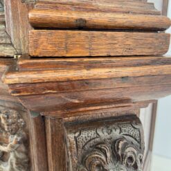 Ąžuolinė drožinėta XIX a. pr. komoda 82x194x197 cm