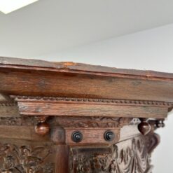 Ąžuolinė drožinėta XIX a. pr. komoda 82x194x197 cm