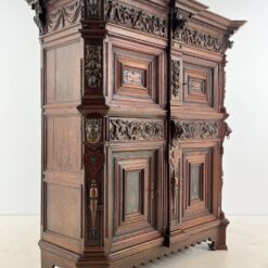 Ąžuolinė drožinėta XIX a. pr. komoda 82x194x197 cm