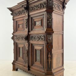 Ąžuolinė drožinėta XIX a. pr. komoda 82x194x197 cm