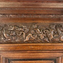 Ąžuolinė drožinėta XIX a. pr. komoda 82x194x197 cm