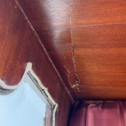 Liudviko XV laikotarpio stiliaus vitrina su žalvario apdailomis 45x91x162 cm