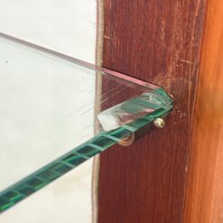 Liudviko XV laikotarpio stiliaus vitrina su žalvario apdailomis 45x91x162 cm